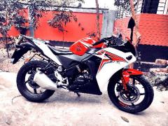 HONDA CBR 150R